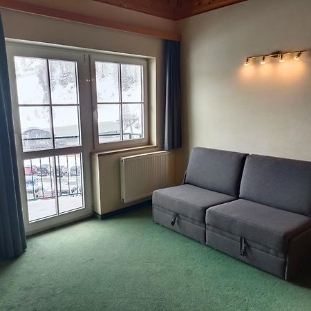 Hotel Gruenwaldkopf オーバータウエルン エクステリア 写真