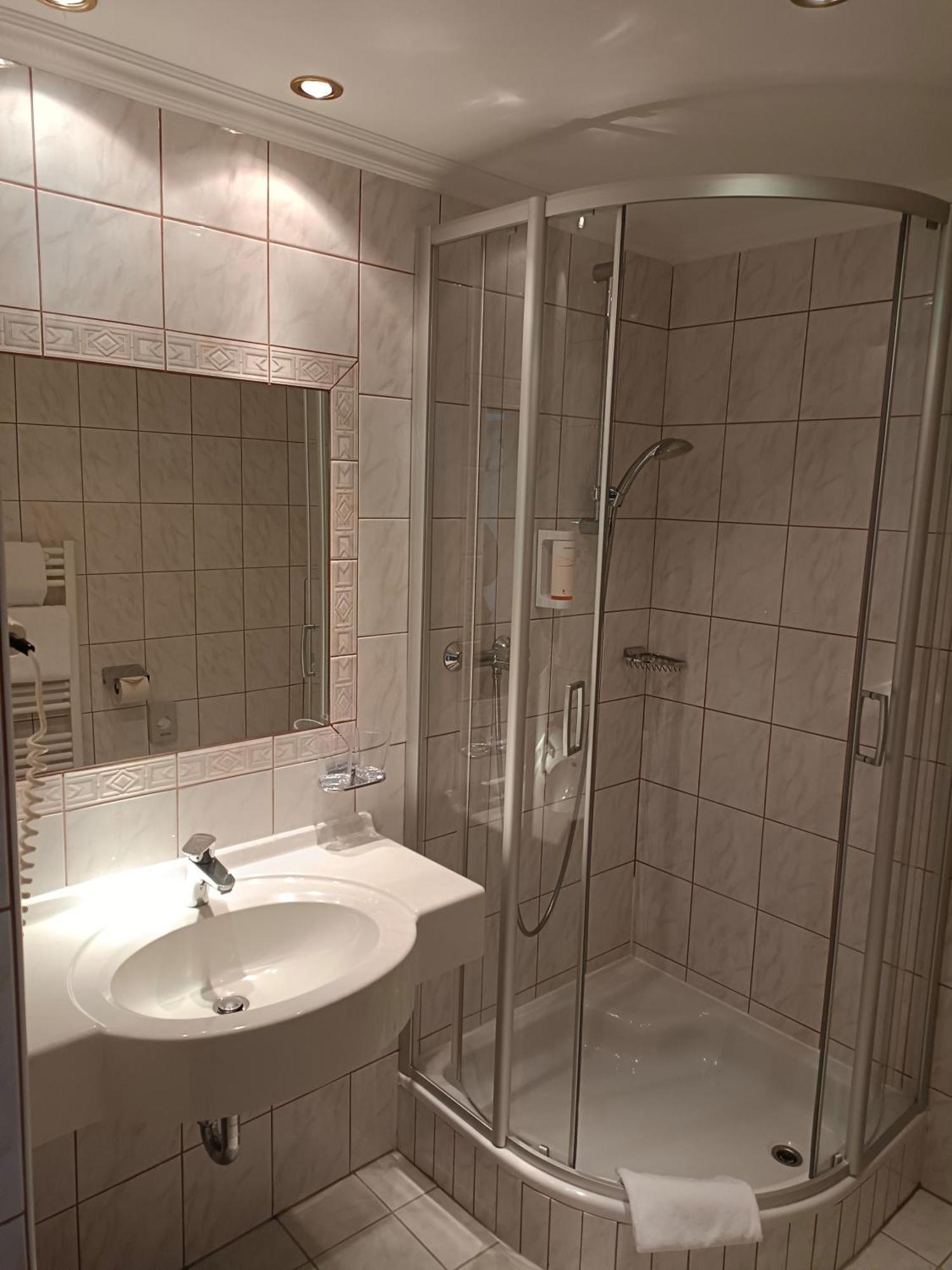 Hotel Gruenwaldkopf オーバータウエルン エクステリア 写真