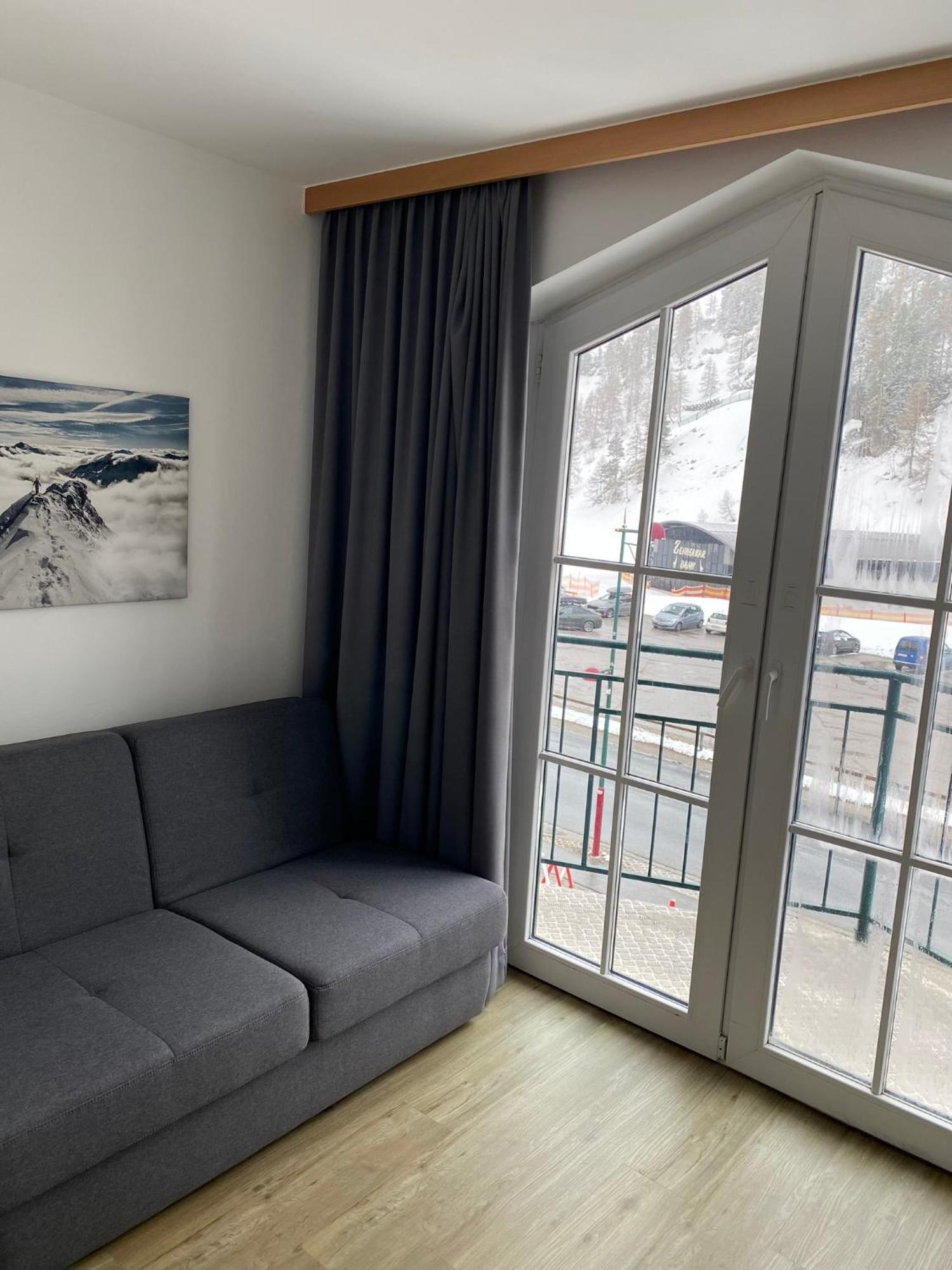 Hotel Gruenwaldkopf オーバータウエルン エクステリア 写真