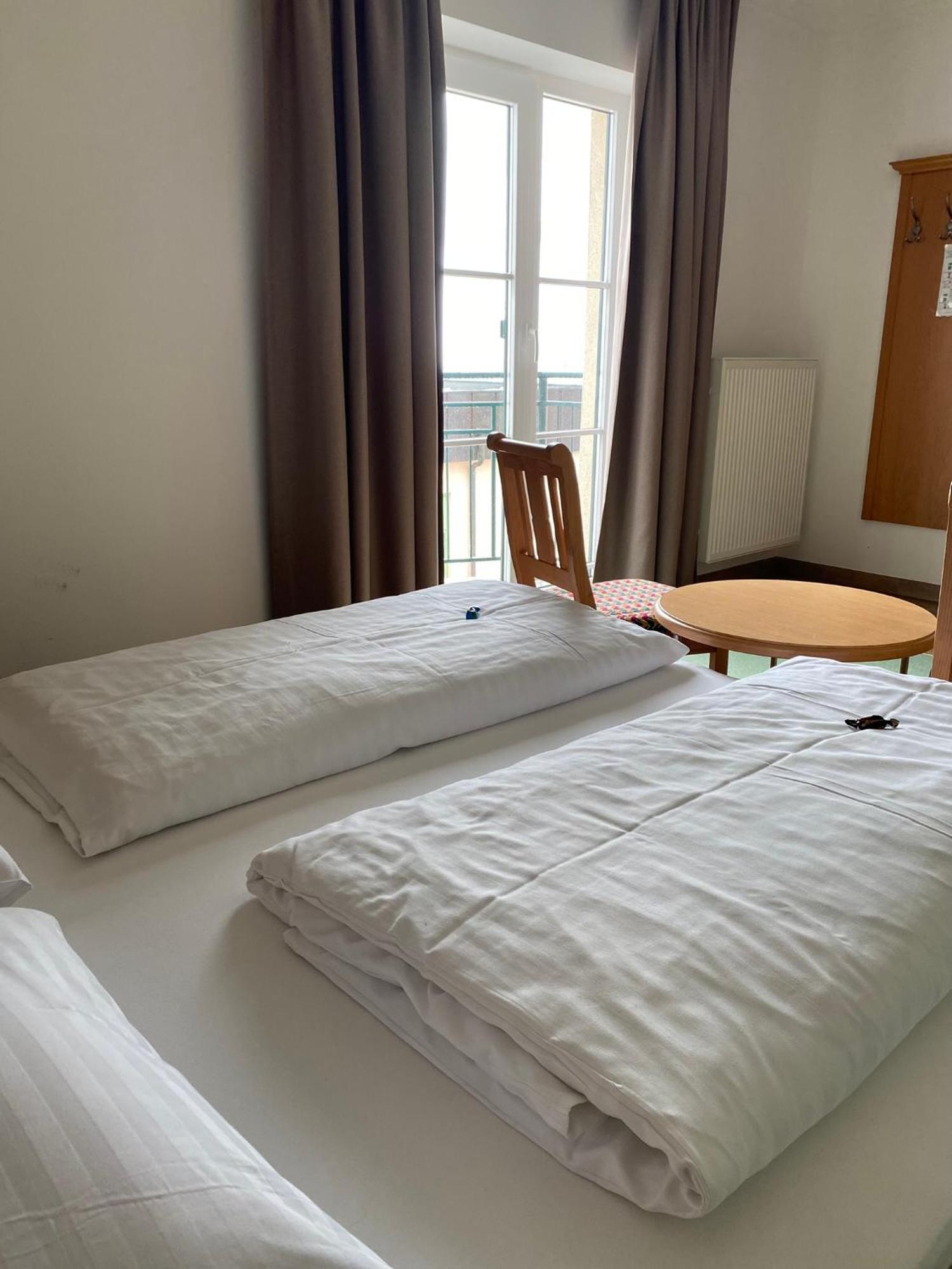 Hotel Gruenwaldkopf オーバータウエルン エクステリア 写真