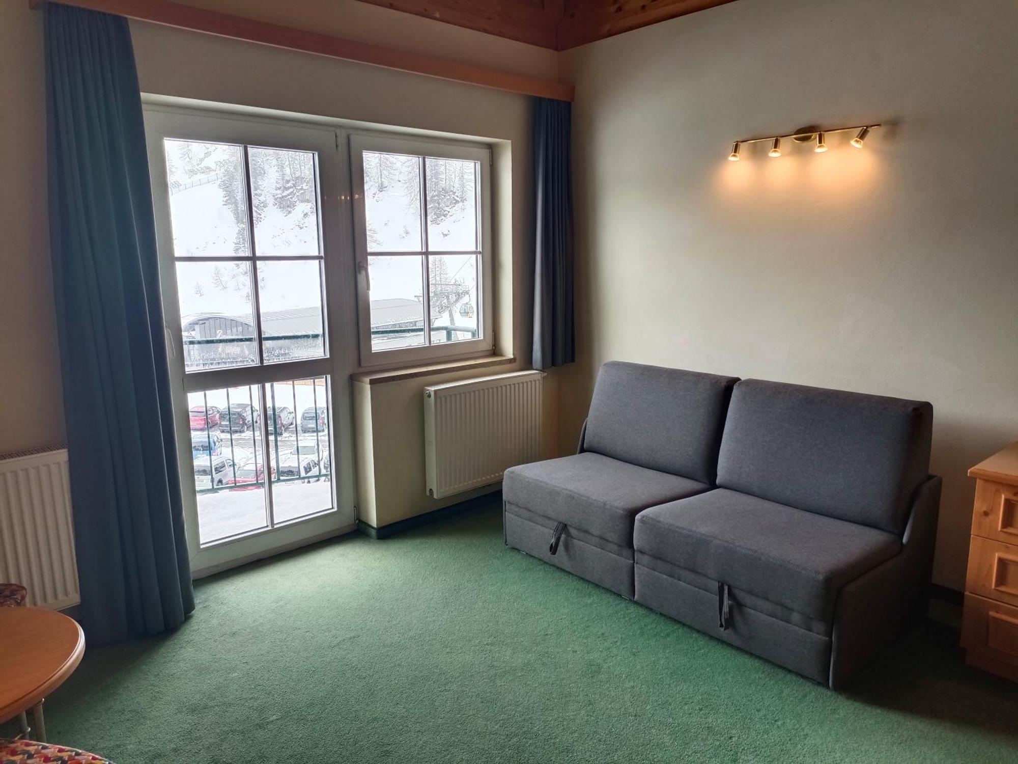 Hotel Gruenwaldkopf オーバータウエルン エクステリア 写真