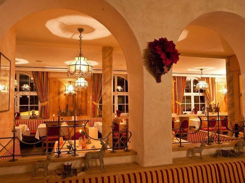 Hotel Gruenwaldkopf オーバータウエルン エクステリア 写真