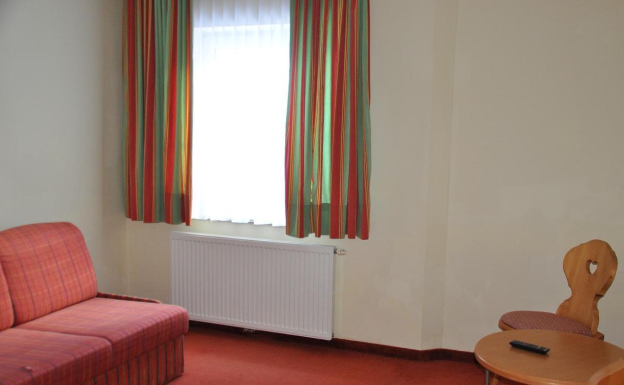 Hotel Gruenwaldkopf オーバータウエルン エクステリア 写真